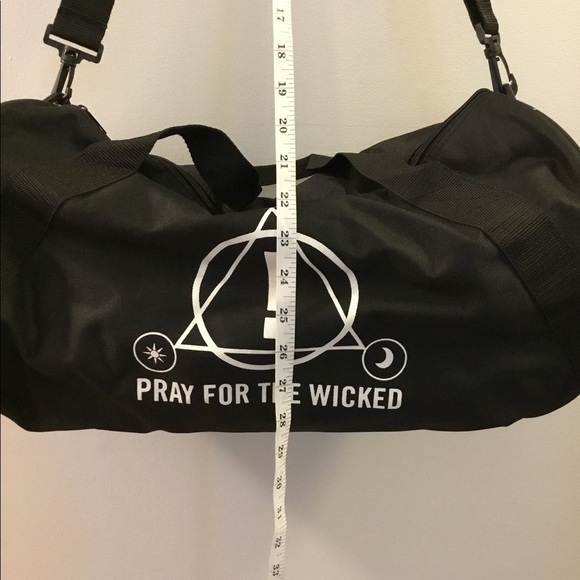PANIC at the disco pray for the wicked tour duffle bag VIP New - Picture 9 of 9